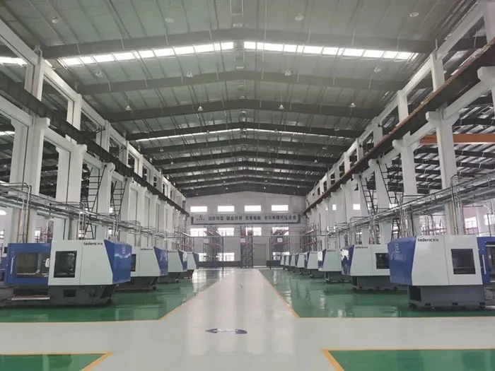 Centinaia di macchine per lo stampaggio a iniezione Tederic Electric presso i clienti